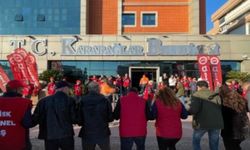 Karabağlar Belediyesi’nde maaş krizi büyüyor: Kınay’ın açıklamasına sendikadan jet yanıt geldi