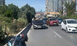 İzmirliler dikkat: Mürselpaşa Bulvarı'nda trafik durma noktasında