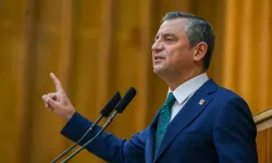 Özel'den pankart soruşturmasına tepki: Sürprizlerimiz devam edecek