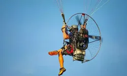 Çeşme'de paramotor kazası: Uçuş yaparken tekneye çarptı