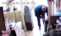 Pişkin hırsız kamerada: Dükkan önündeki ürünleri topladı, sakince uzaklaştı