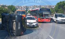 İzmir'de Yeşildere Caddesi'nde trafik kazası: Yola çıkacaklar dikkat, Bornova istikameti kilitlendi