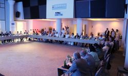 İzmir turizminin sorunları masaya yatırıldı: 2 milyon turist barajının aşılmaması büyük ayıp