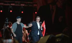 CHP’nin İzmir Mitingine Duman damgası: Tugay’dan daha iyi bir ülke sözü