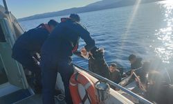 Yurt dışına kaçmak isteyen 21 göçmen İzmir açıklarında kurtarıldı