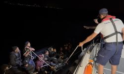 Çeşme açıklarında korku dolu anlar: Motoru arıza yapan bottan kurtarıldılar