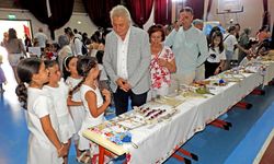 Çeşme'de 'çevre dostu' etkinlik: Atık malzemelerden giysiler tasarladılar!