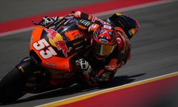 Türkiye için bir ilk! Moto2'de zafer Deniz Öncü'nün