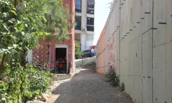 İzmir'de tepki çeken duvar: 6 sokak kapandı