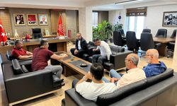 Başkan Tugay’ın işçi çıkarma açıklamasının ardından sendikadan CHP’ye ziyaret
