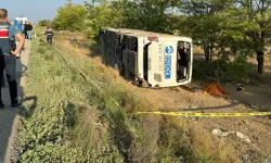 Yolcu otobüsü devrildi: Ölü ve yaralılar var