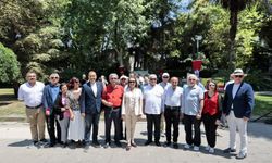 Konak’ta Nazım Hikmet şiirlerle anıldı: Onun yolunda, düşleri ve cesaretiyle yürümeye devam edeceğiz