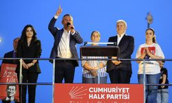Avcılar mitinginde siyasi gerilim: Özgür Özel'den Erdoğan’a sert tepki