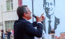 Özgür Özel’den Nazım Hikmet’e anlamlı anma: Yürüyelim arkadaşlar!