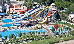 Denize sıfır aquapark keyfi: İzmir Yalı Castle Aquapark giriş ücreti 2025