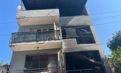 İzmir’de alevler binayı sardı: Bir kişi son anda kurtarıldı