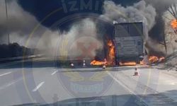 İzmir Otoyolu’nda korkutan araç yangını: Alevler ormana sıçradı, trafik durma noktasında