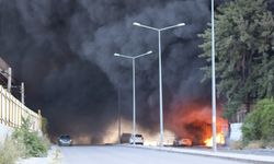 İzmir'de yangın paniği: Elektrikler de kesildi