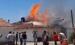 Yemek yapmak için yaktığı ateş evini küle çevirdi