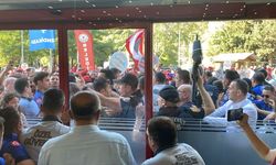 İzmir’de Meclis toplantısı öncesi arbede: İşçiler ve polis karşı karşıya geldi
