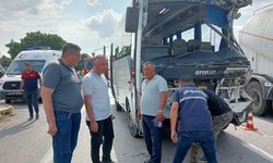 Belediye midibüsü ile kamyon çarpıştı: 1’i çocuk 7 kişi yaralandı
