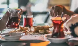 Babasından aldığı mirası bir güneş gibi parlattı: İzmir'in 42 yıllık mekanı, zirveye adını yazdırdı