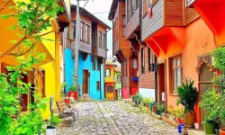 Ne Birgi ne de Şirince: 4 bin yıllık geçmişi var, rengarenk evleri ve taş sokakları ile adeta görsel şölen sunuyor