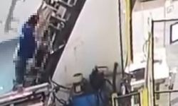 Feci kaza! İşçinin sırtına makine saplandı!