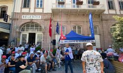 İzmir'de işten çıkarılan belediye işçilerinden çadırlı eylem: Başkan Tugay’ın gölgesi olacağız