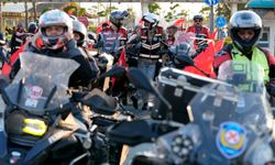 İzmir’de 15 Temmuz anısına motosiklet ve bisiklet turu düzenlendi