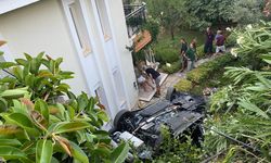 Muğla'da kontrolden çıkan otomobil duvarı aştı: 1 ölü, 4 yaralı