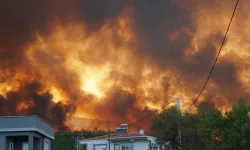 Tekirdağ’da alevlerle zorlu mücadele: Yerleşim yerleri tahliye ediliyor!