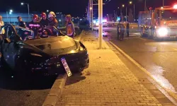 Tesla otomobil alev aldı: 2 hemşire yanarak can verdi