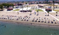 İzmirlilerin favori denizi burada: Urla Kum Denizi Plajı giriş ücreti 2025