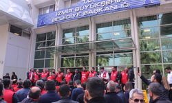 İzmir Büyükşehir işçilerini sevindiren haber: Ek protokol tamam, yeni iyileştirmeler geliyor!