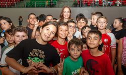 İzmirli minikler kıyasıya yarıştı: Mahalle Olimpiyatları'na coşkulu final!