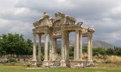 İzmir'e yakın ruhunuzu etkileyecek o rota: Mermer, sanat ve aşk burada dans ediyor