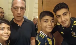 Fenerbahçe kafilesi İzmir’de: Başkan Ali Koç forma imzaladı
