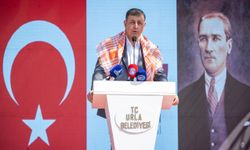 İzmir'deki şenlikte 'alkış' polemiği: Başkan Tugay, kaymakama seslendi