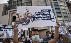 İz TV'de konuştu: Gazeteci Mehlika Gökmen'den basına yönelik baskılara tepki
