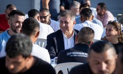 Başkan Tugay işçilerle kahvaltıda buluştu: İzmirliler bize güveniyor