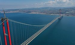 Yangına müdahale sürüyor: Boğaz trafiğe kapatıldı