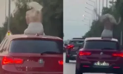 Çeşme’de tehlikeli anlar: Sunroofta dans eden kadına ceza kesildi!