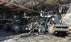 Yangının bilançosu ağır oldu: 3 dükkan, 19 traktör kullanılamaz halde!