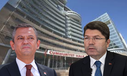 Bakandan Özel'e sert eleştiri: Yolsuzluk iddialarına yanıt vermek yerine yargıyı hedef alıyor