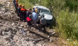 Otomobil köprüden ırmak kenarına düştü: Çift hayatını kaybetti