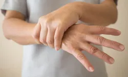 Canan Karatay açıkladı: El titremesi neden olur?