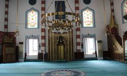 İmam namazı bıraktı, düşen çocuğu havada yakaladı!