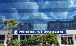 İzmir’de rektör için savcılığa suç duyurusu: Süresi doldu, hâlâ görevde!