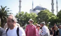 Valilik yeni önlemleri duyurdu: Müşteriye 50 santimetreden fazla yaklaşmak yasak, sadece 'hoş geldin' denilecek